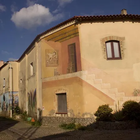 Sa Domu De Su Marchesu Historic House In Apartment *